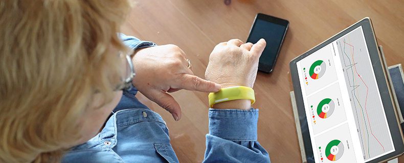 Nurse wearing wearable health technology