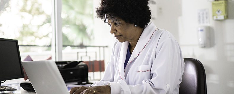 Doctor practices with healthcare software